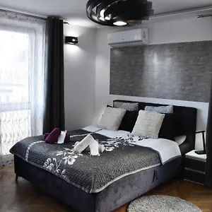 https://apartament-calm-night-premium.krakowhotelspoland.com